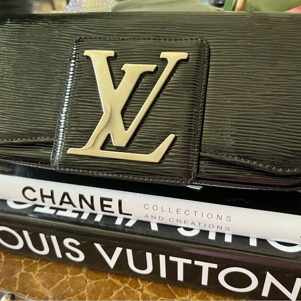 Louis Vuitton Epi SoBe Clutch